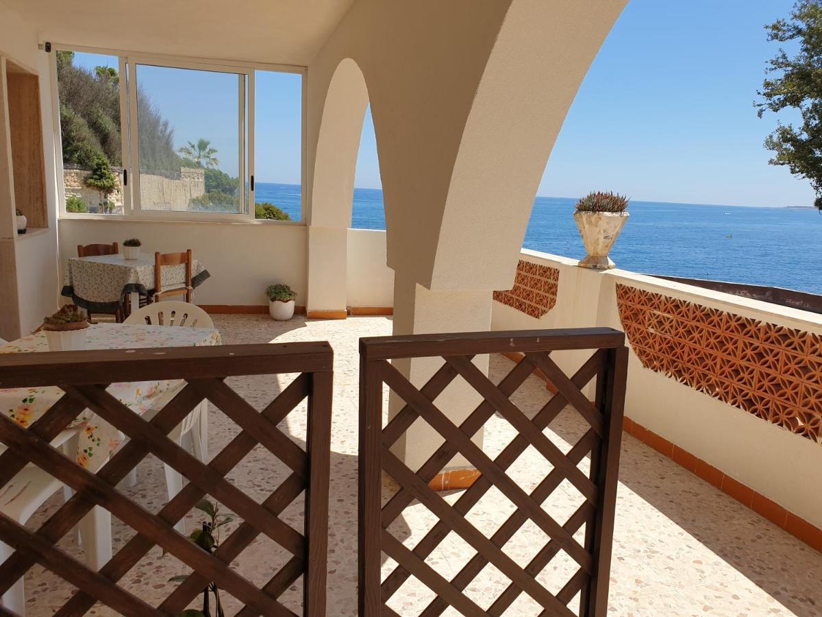 Casa vacanze fronte mare Augusta Buitenkant foto