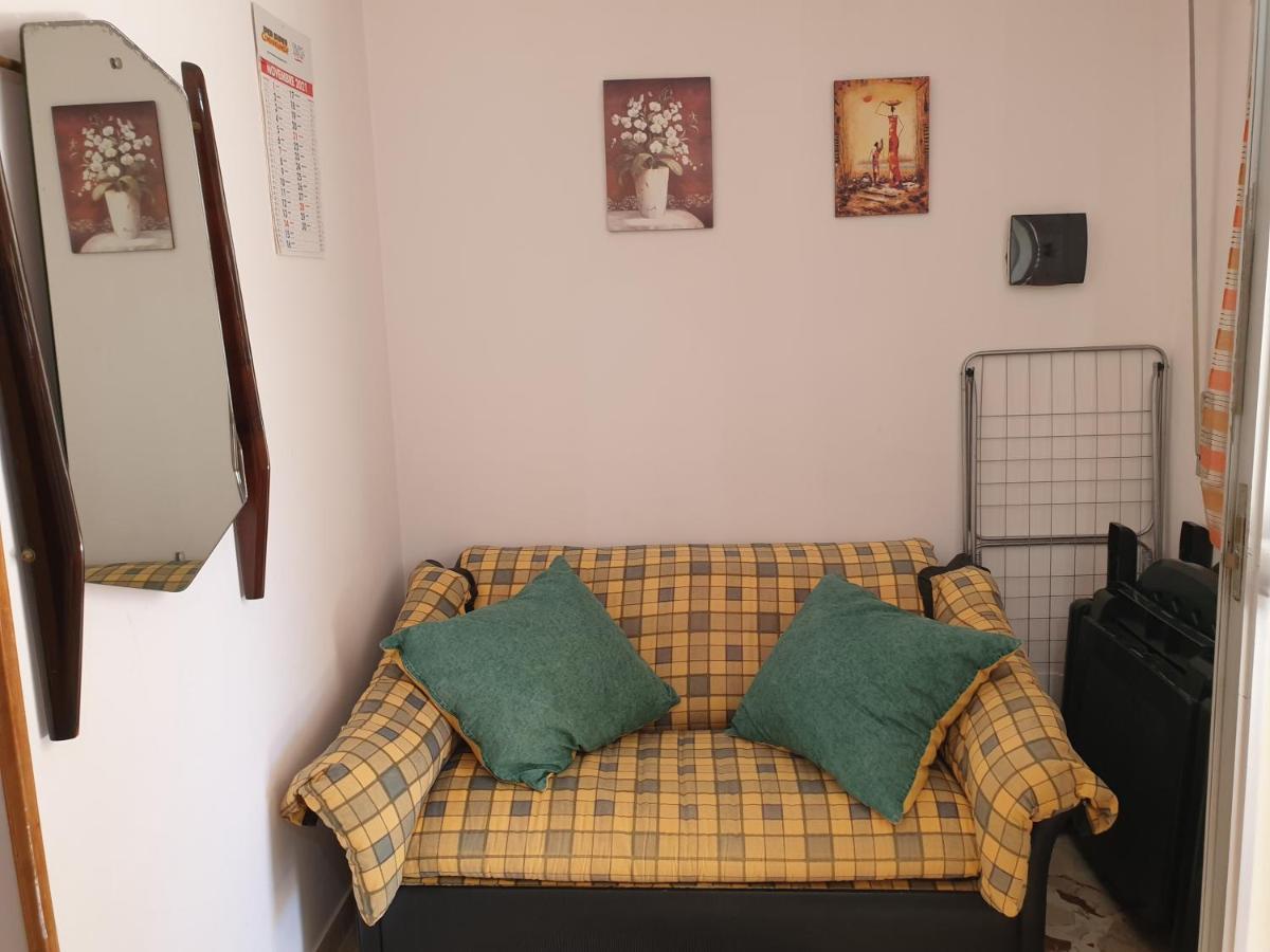 Casa vacanze fronte mare Augusta Buitenkant foto