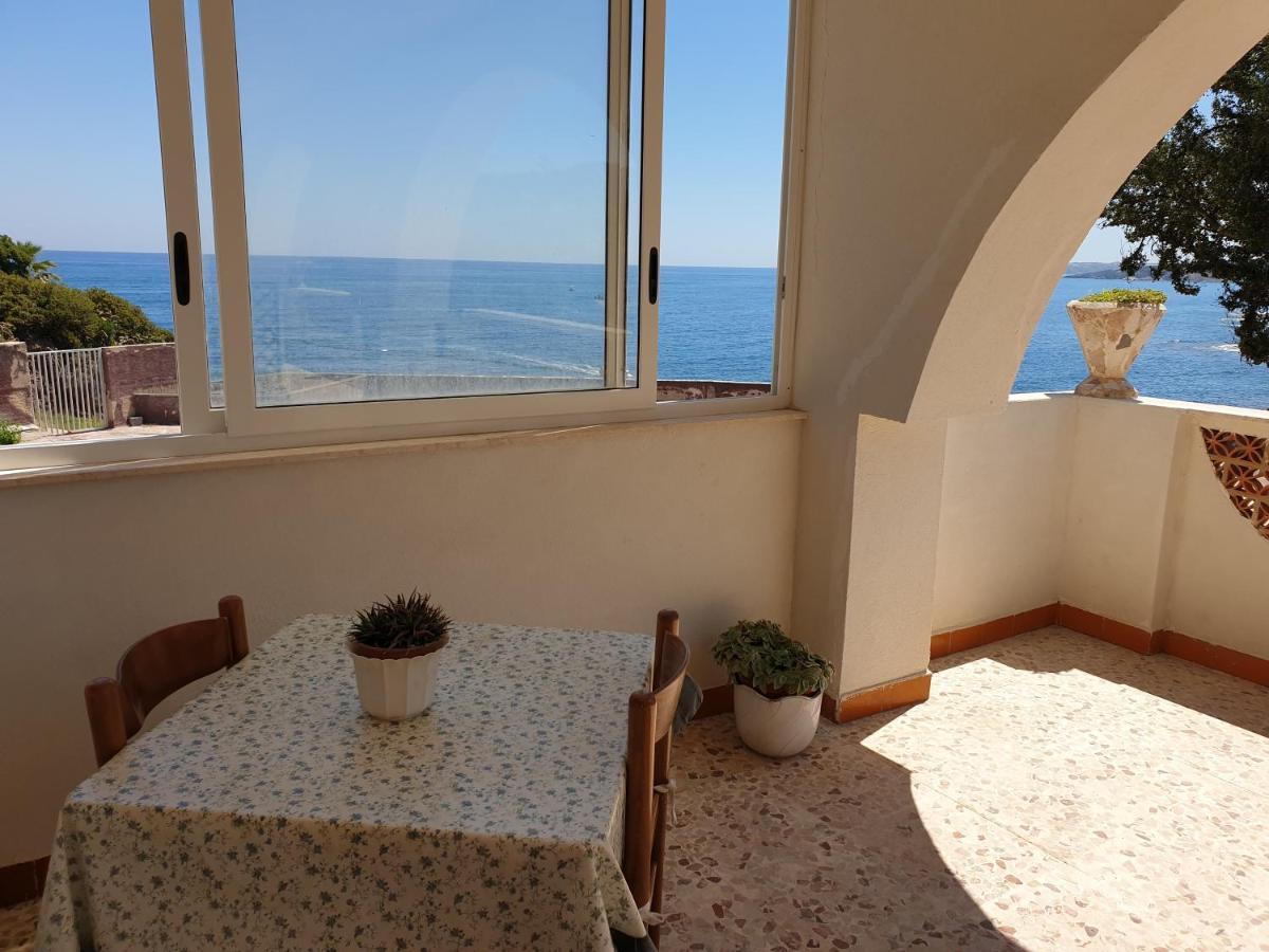Casa vacanze fronte mare Augusta Buitenkant foto