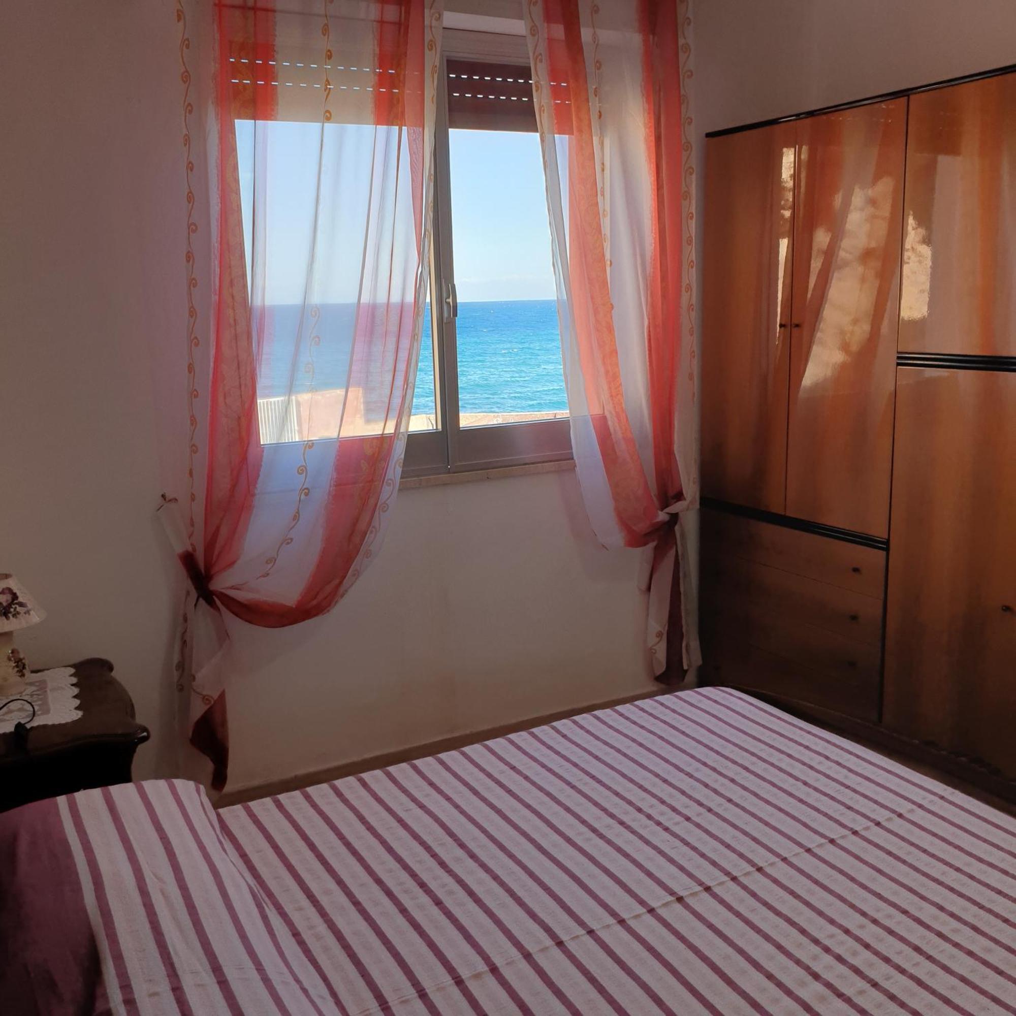 Casa vacanze fronte mare Augusta Buitenkant foto